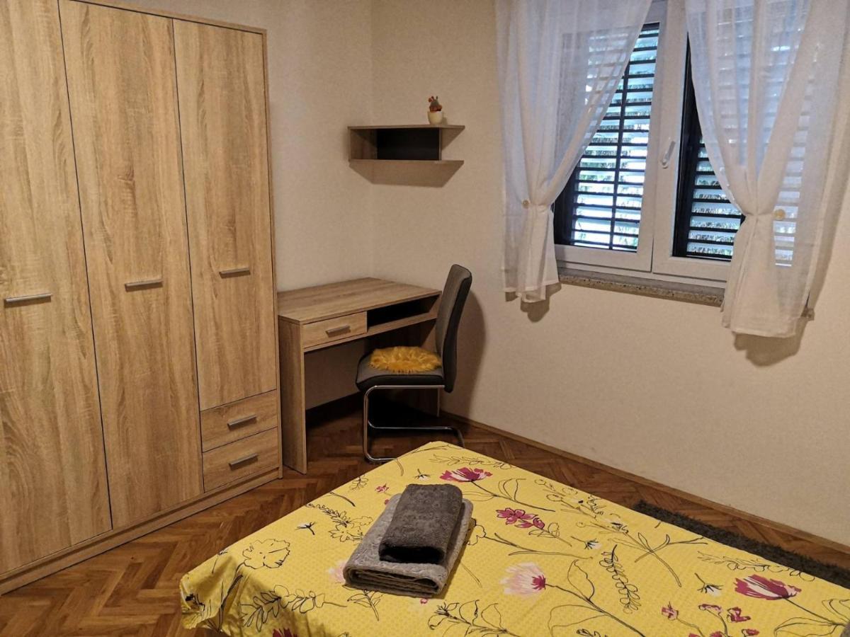Eugenia Lägenhet Pula Exteriör bild